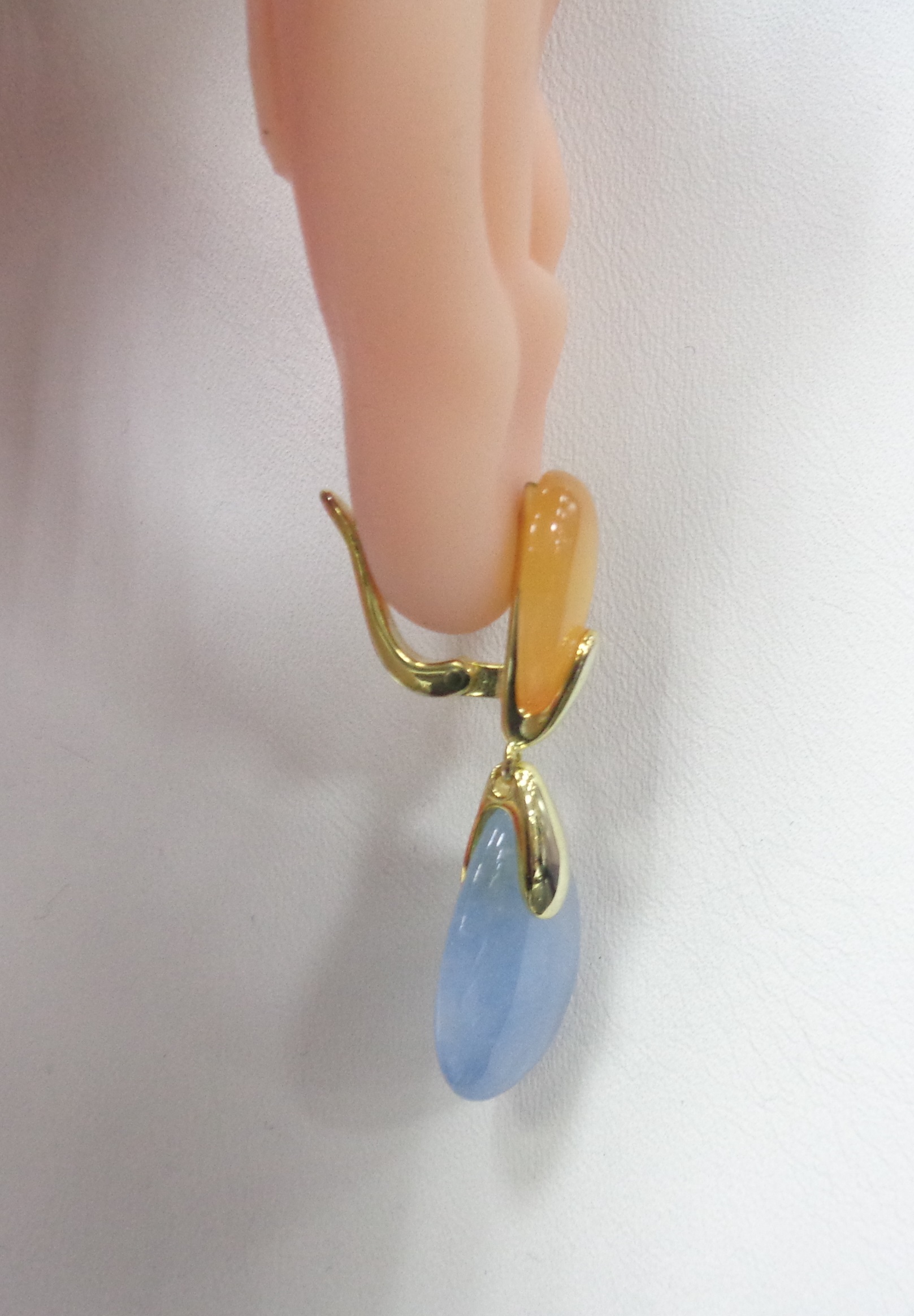 Серебряные серьги с аквамаринами и халцедонами